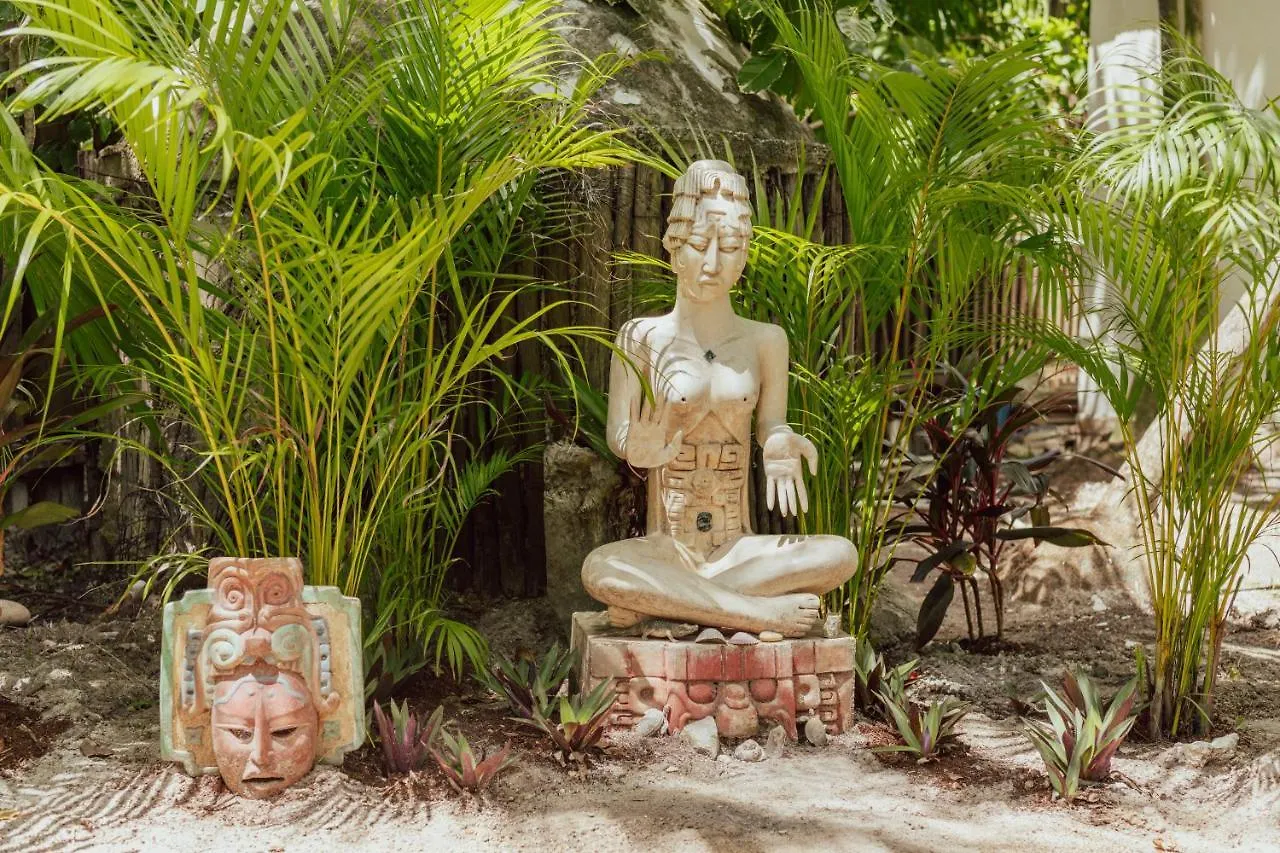 Yaxchen Tulum Cabanas & Cenote Деревянный коттедж