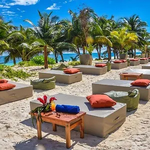 Mia Tulum Beachfront Resort - Ocean View Suites And Beach Club Тулум