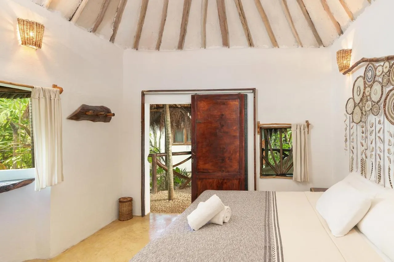 Yaxchen Tulum Cabanas & Cenote 0*,  Messico