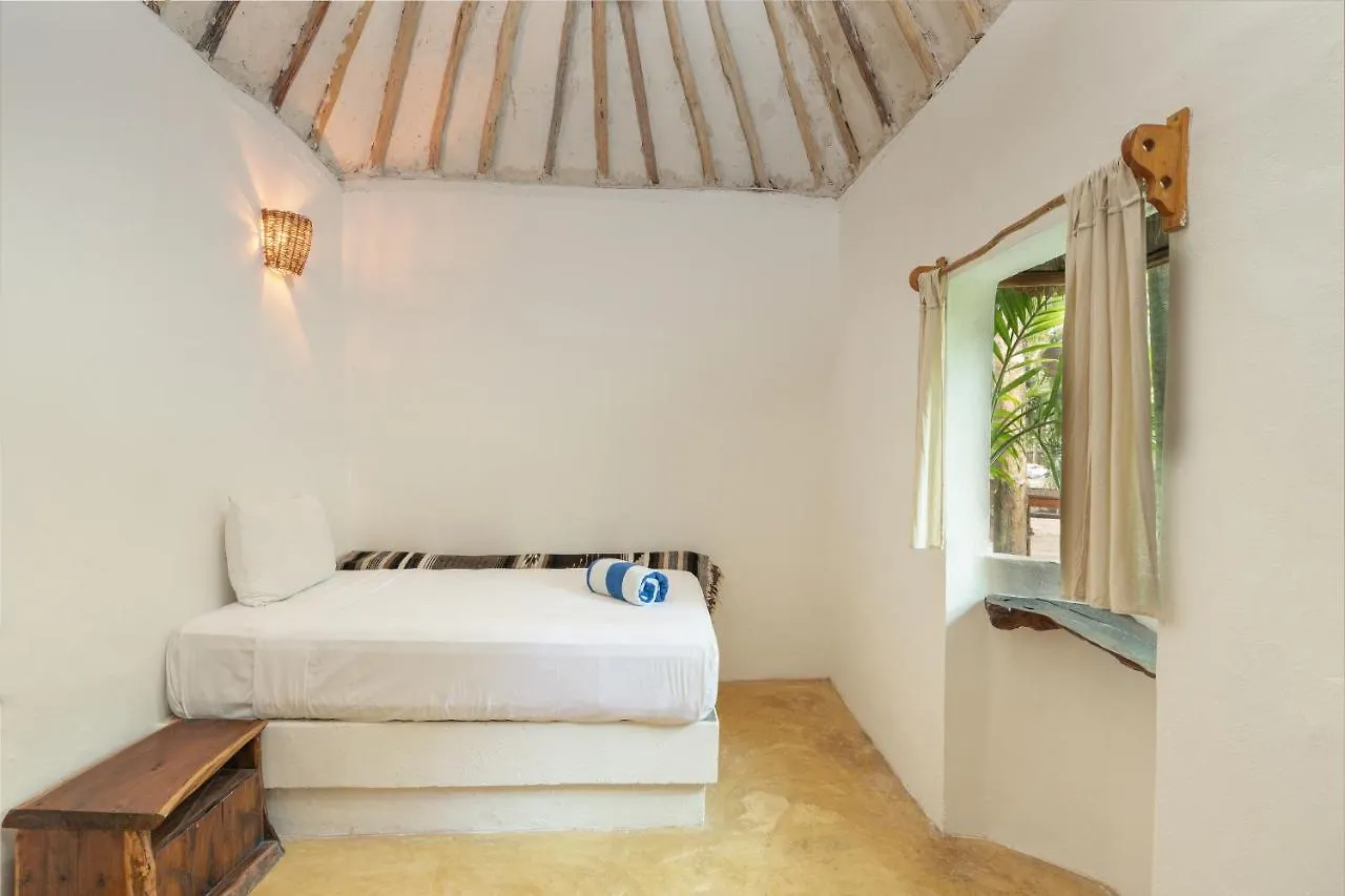 Lodge Yaxchen Tulum Cabanas & Cenote