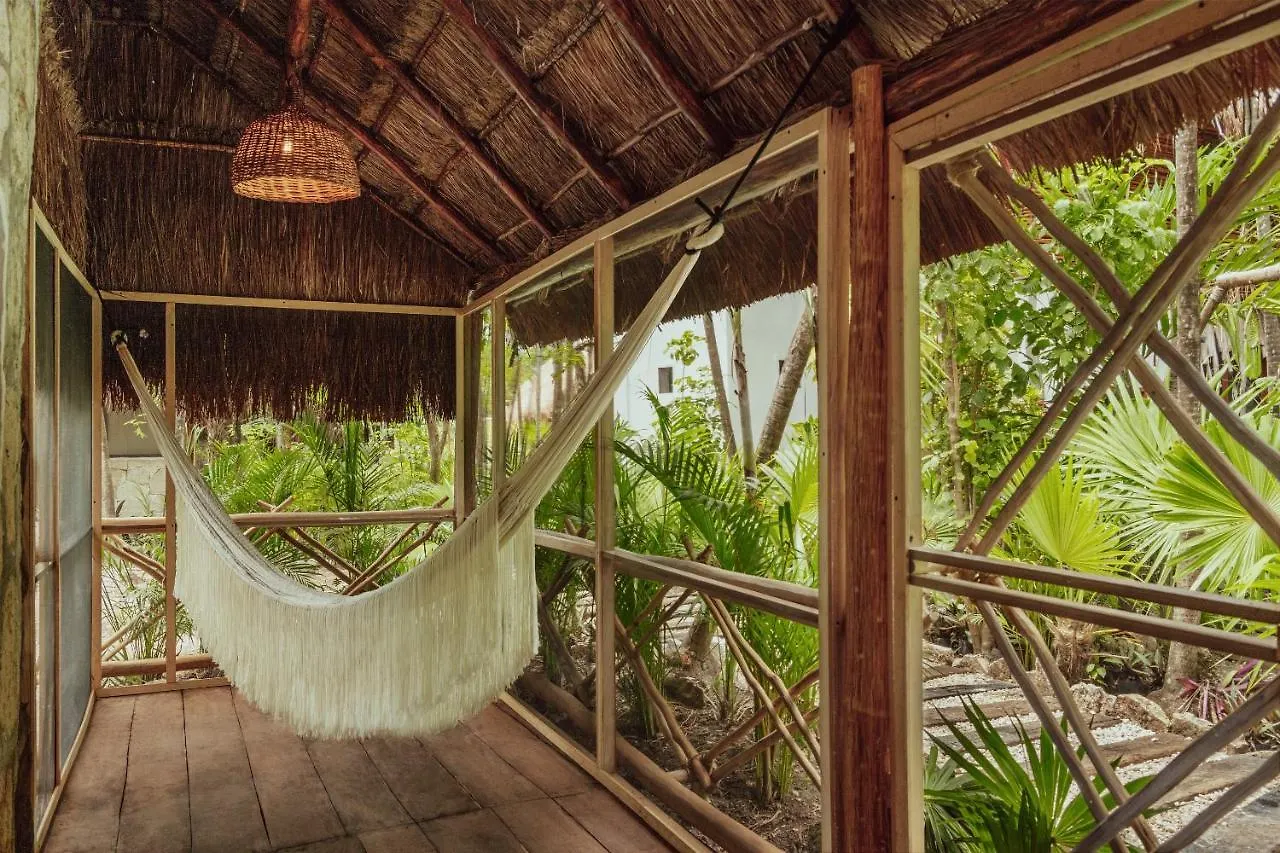 Yaxchen Tulum Cabanas & Cenote 0*,  Messico